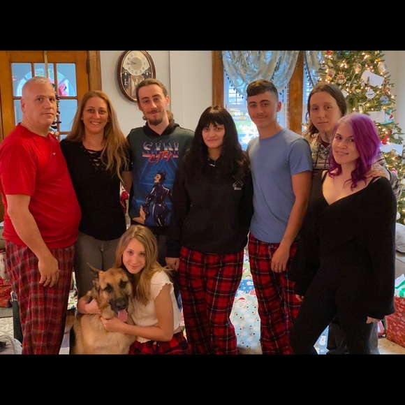 Meet your Posher,Cariann NotJustMoms.Closet๐๐ผโโ๏ธ - Picture 9 of 11